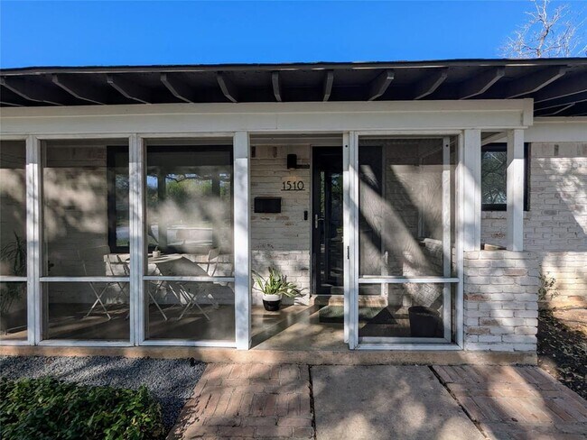 Foto del edificio - 1510 Glencrest Dr