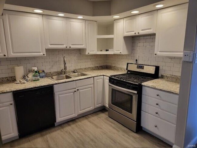 Foto del edificio - 1003 PINE STREET | SAINT CHARLES 63301