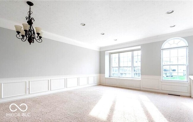 Building Photo - 9008 Rider Dr