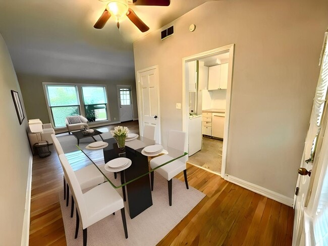 Foto del edificio - 2824 Whitewood St
