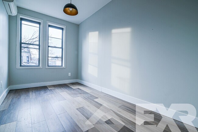 Building Photo - 1148 Rogers Ave