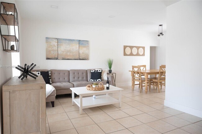 Foto del edificio - 4821 SW 5th St