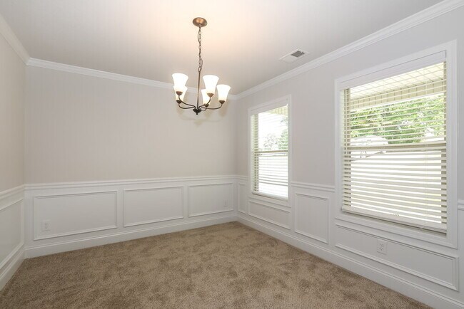 Foto del edificio - 2032 Providence Rd