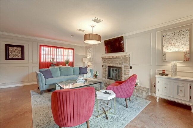 Building Photo - 6018 Berendo St