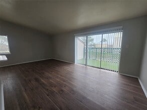 Building Photo - 394 Duroux Rd