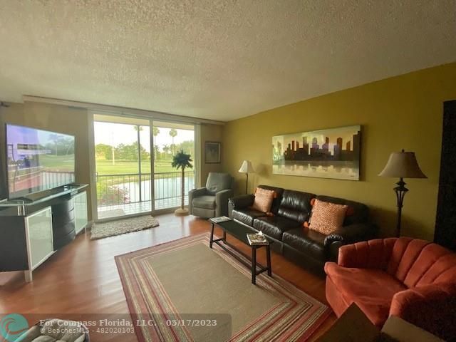Foto del edificio - 9220 S Hollybrook Lake Dr