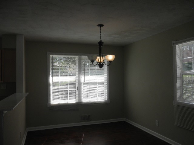 Building Photo - 1345 Martin Dr