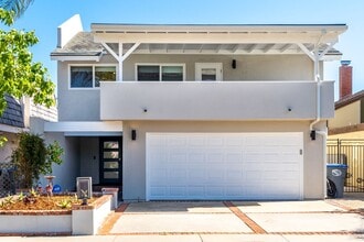 Building Photo - 3810 W Hemlock St