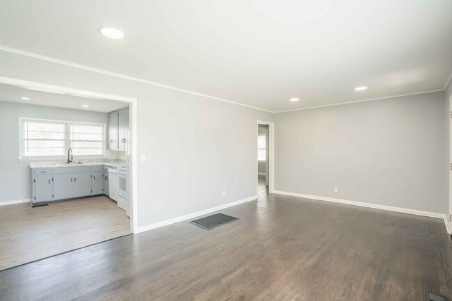 Building Photo - Charming Newly Renovated 3-Bedroom Home in Owasso