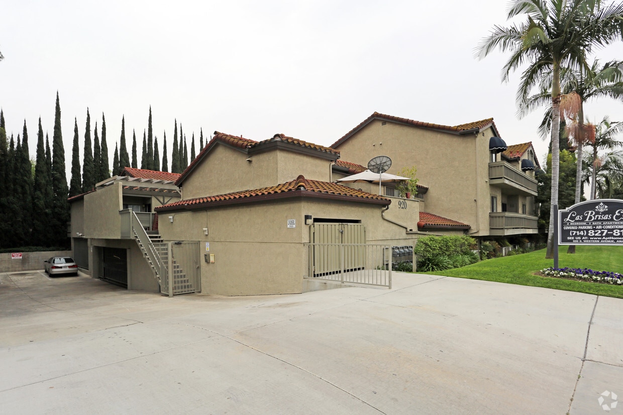 Building Photo - Las Brisas Estates Apartment Homes