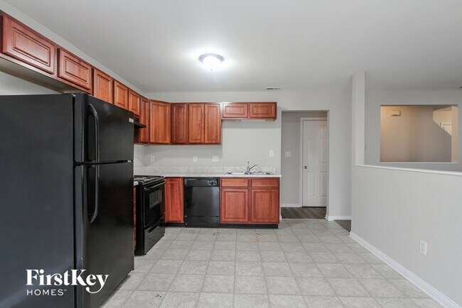 Building Photo - 3920 Hornickel Dr