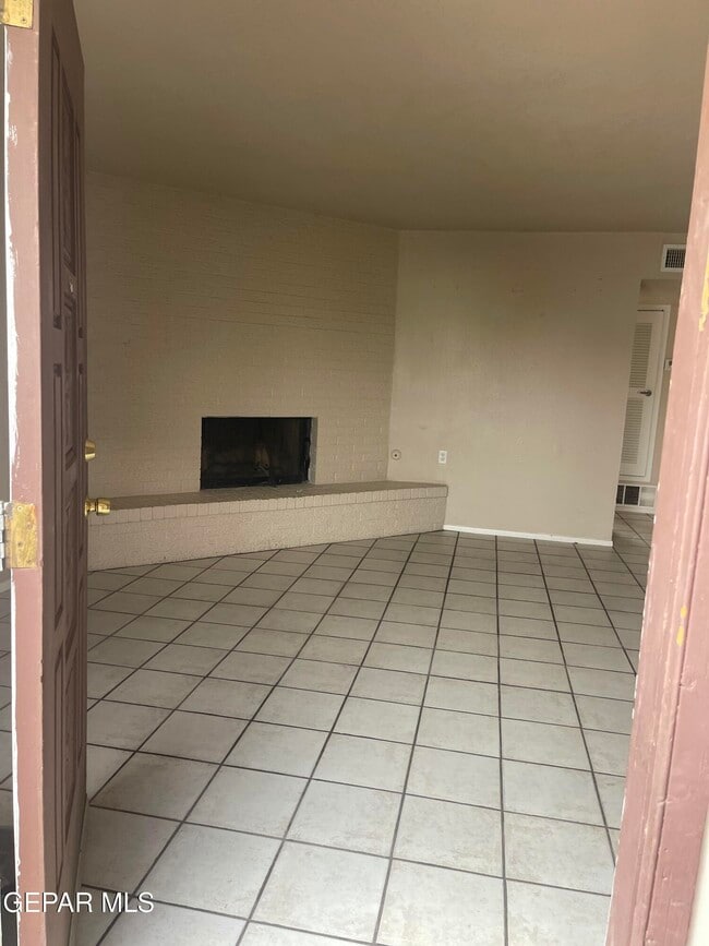 Building Photo - 2919 Beachcomber Dr