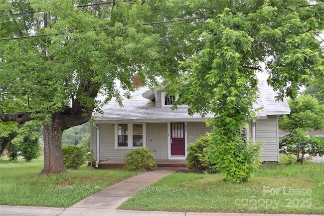 Foto del edificio - 234 N Eastway Dr