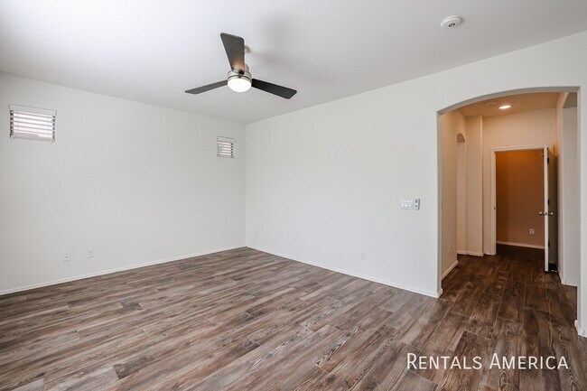 Building Photo - 3 bedroom 2 bath in Chandler