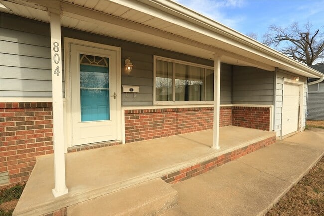 Foto del edificio - 804 NW 8 St