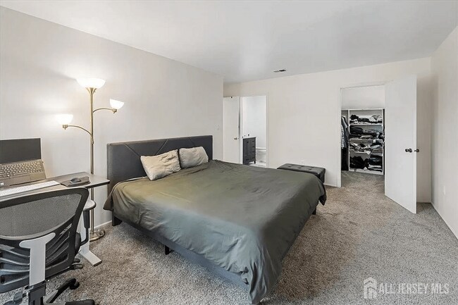 Foto del edificio - 111 Green Hollow Dr