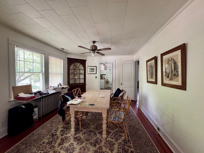 Building Photo - Charming Home Near UNC Campus & Downtown C...