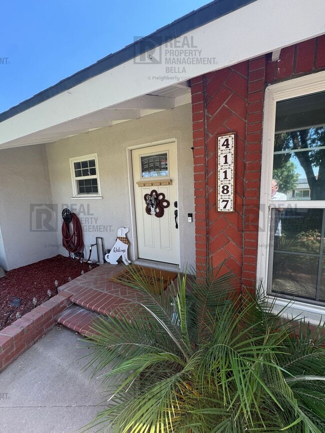 Building Photo - 3-Bed, 2-Bath Oasis in Hemet with Sparklin...