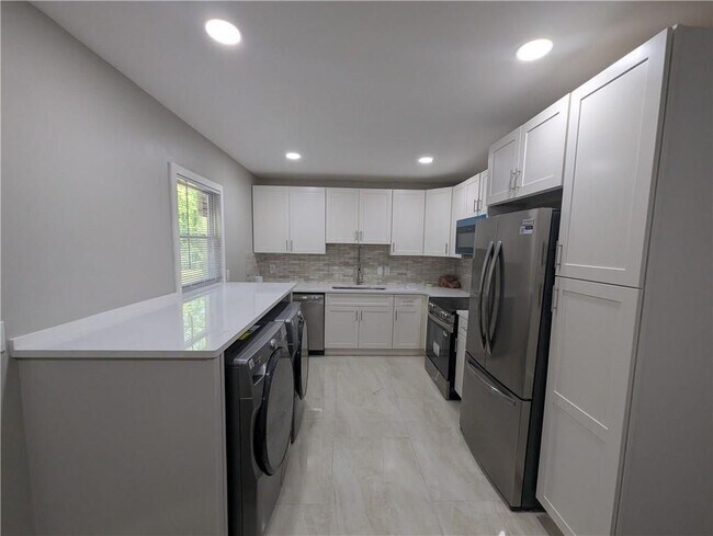 Foto del edificio - 4308 Sheppard Dr