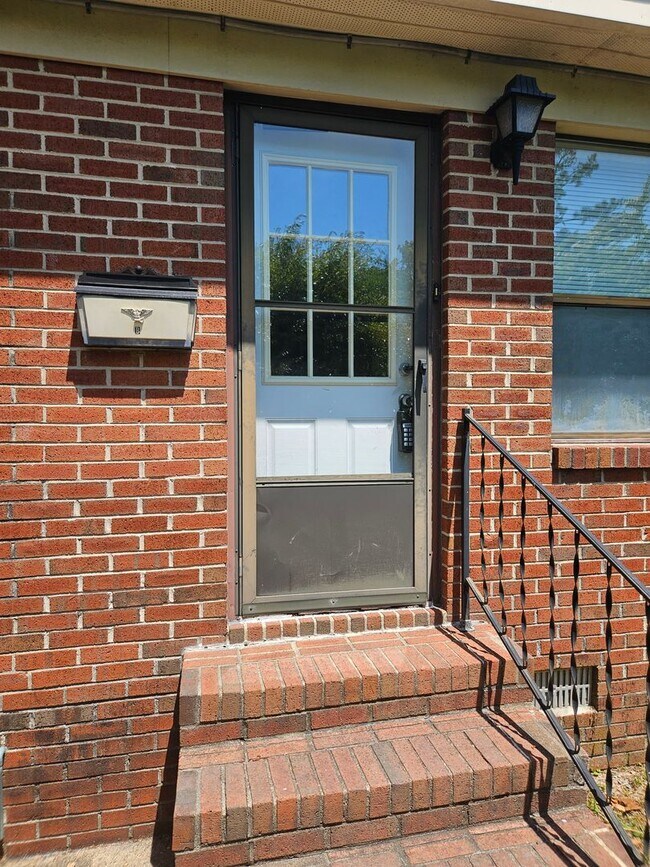 Building Photo - d3529d