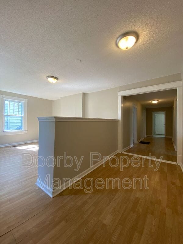 Building Photo - 2208 Duncan Ave