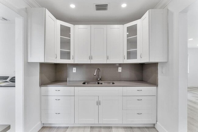 Foto del edificio - 534 NW 3rd Terrace