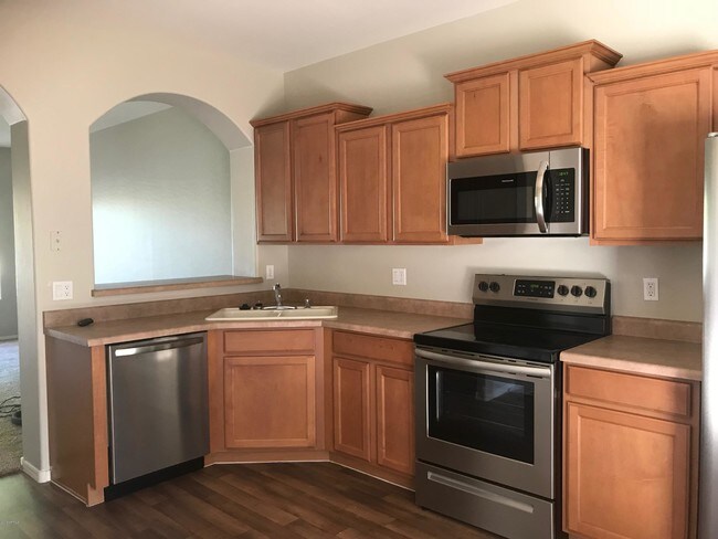 Building Photo - 3145 S Eugene