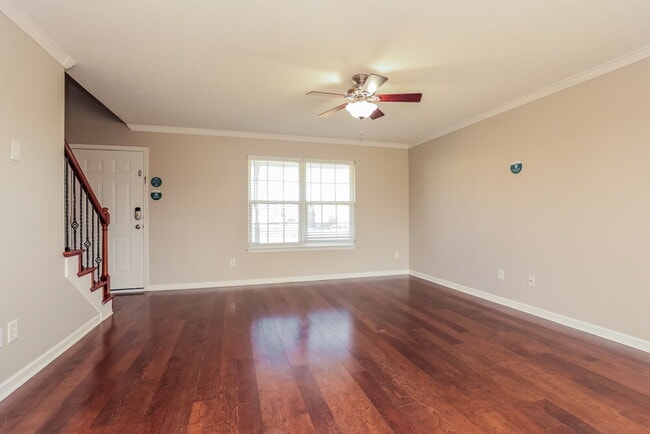 Building Photo - 2209 Dewey Dr