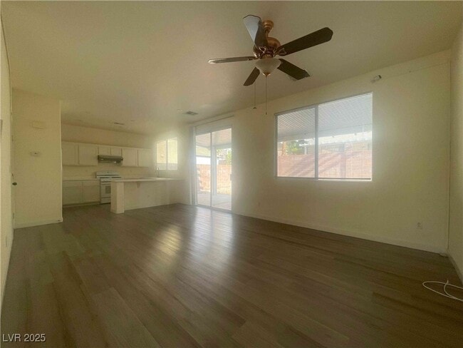 Foto del edificio - 9504 Windborne Ave