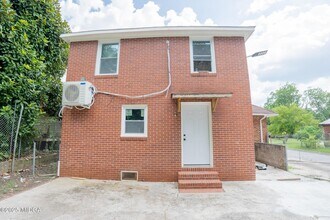 Building Photo - 760 Cowan St