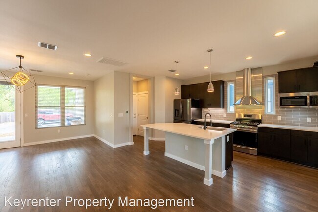 Foto del edificio - 3 br, 2.5 bath House - 5009 Pecan Springs Rd