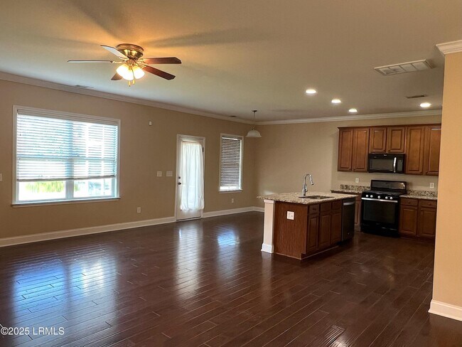 Building Photo - 29 Saluda Way