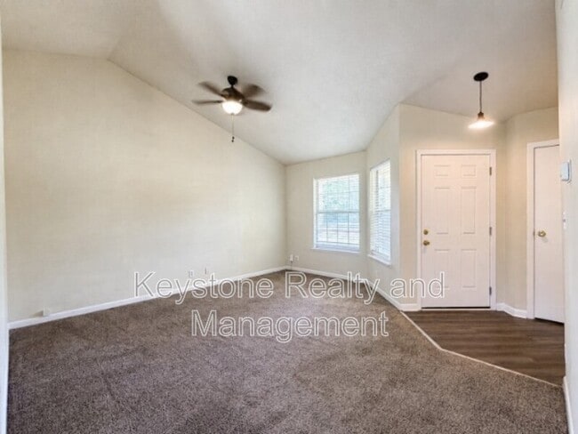 Building Photo - 717 Peachers Mill Rd