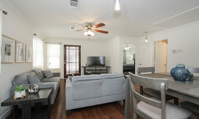 Building Photo - 4331 Marina St