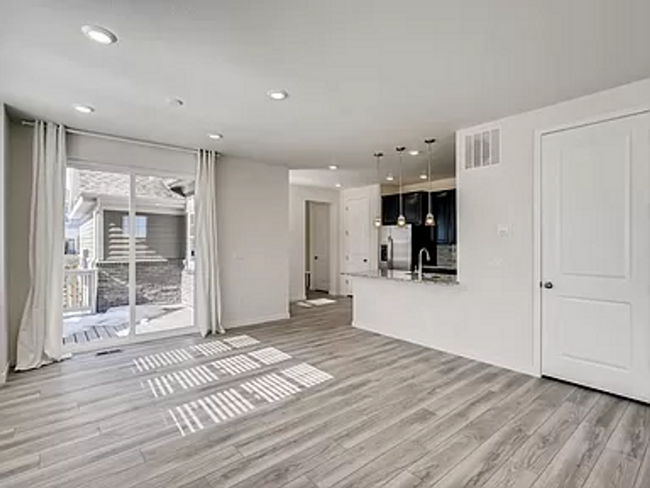 Foto del edificio - $500  Move in Special!! 2B/2.5B Pair Home ...