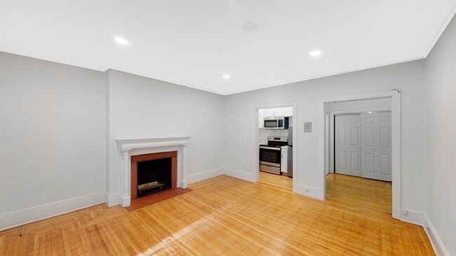 Building Photo - 205 Beacon St