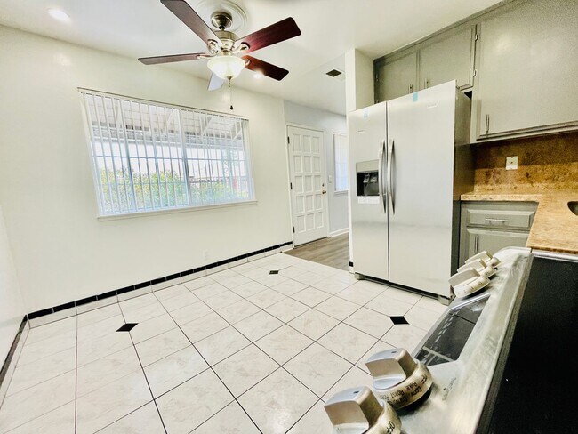 Foto del edificio - 640 Pinewood Dr