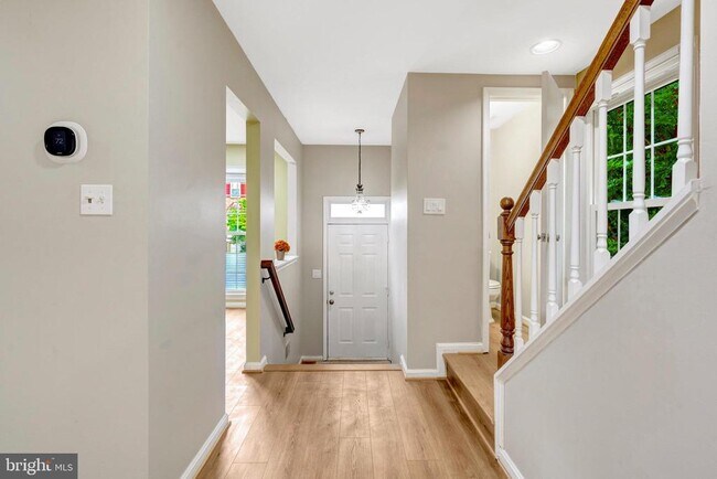 Foto del edificio - 4255 Sleepy Lake Dr