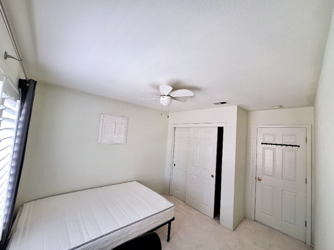 Foto del edificio - 48 Primrose Ct