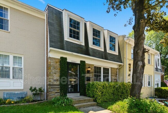 Foto del edificio - 3327 Webley Ct