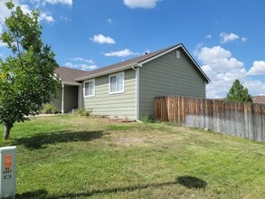 Building Photo - 5912 Kennedy Dr