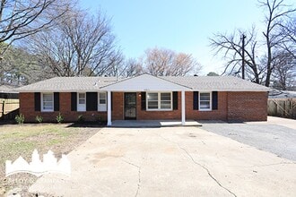 Building Photo - Welcome to 4396 Millbranch!