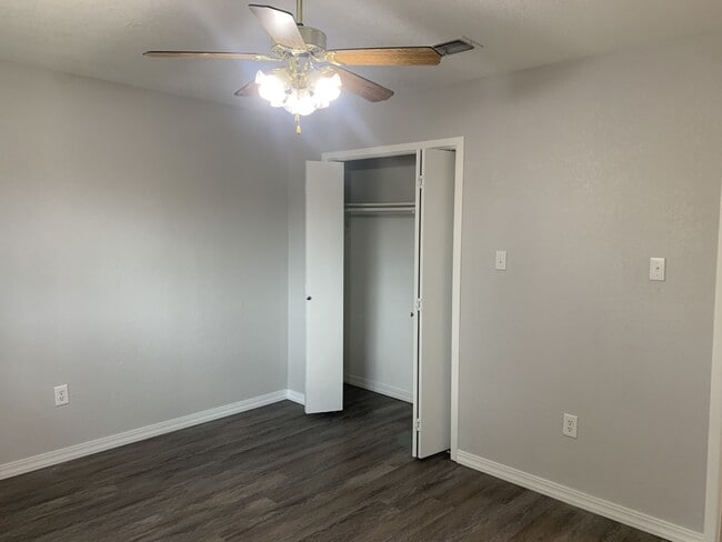 Building Photo - 2300 Richmond Rd