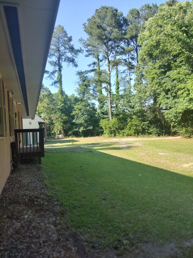 Building Photo - 1511 Big Bethel Rd