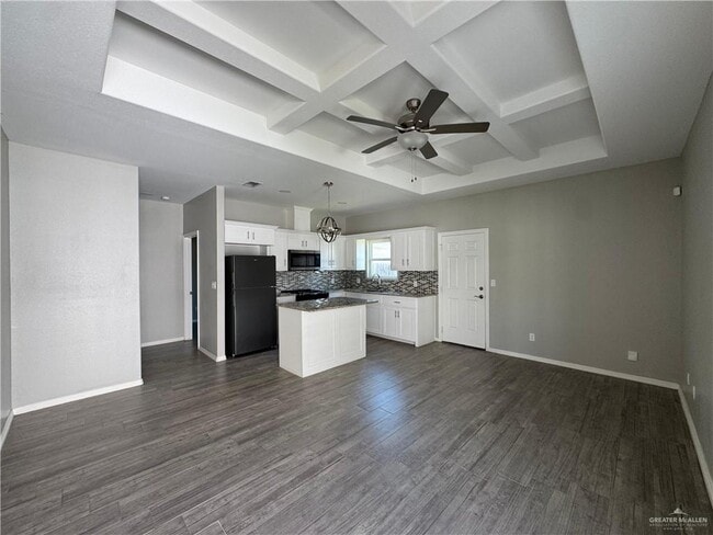 Building Photo - 10 N Winona Dr