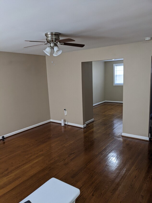 Building Photo - 4716 Parkside Dr
