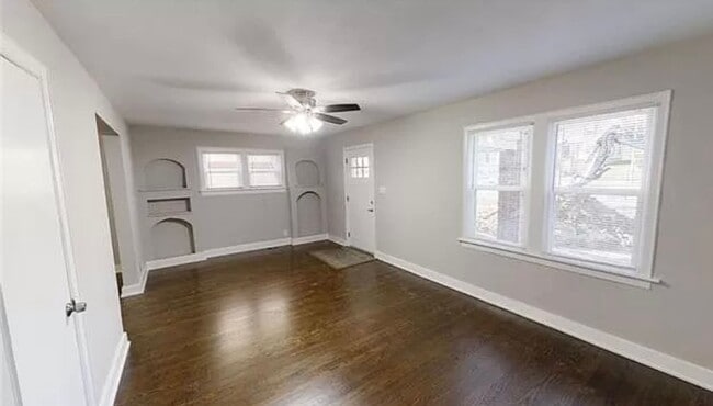 Building Photo - 4235 Paseo Blvd