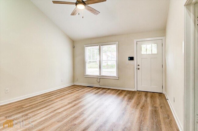 Foto del edificio - 196 Amy St