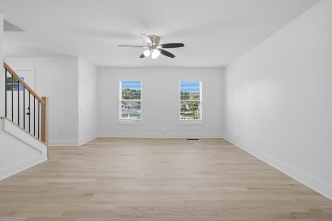 Building Photo - 230 Pinebridge Ct