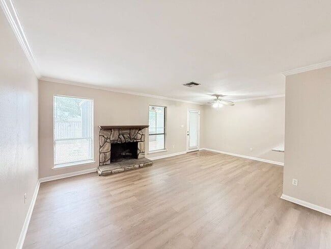 Building Photo - 6069 Hilburn Rd